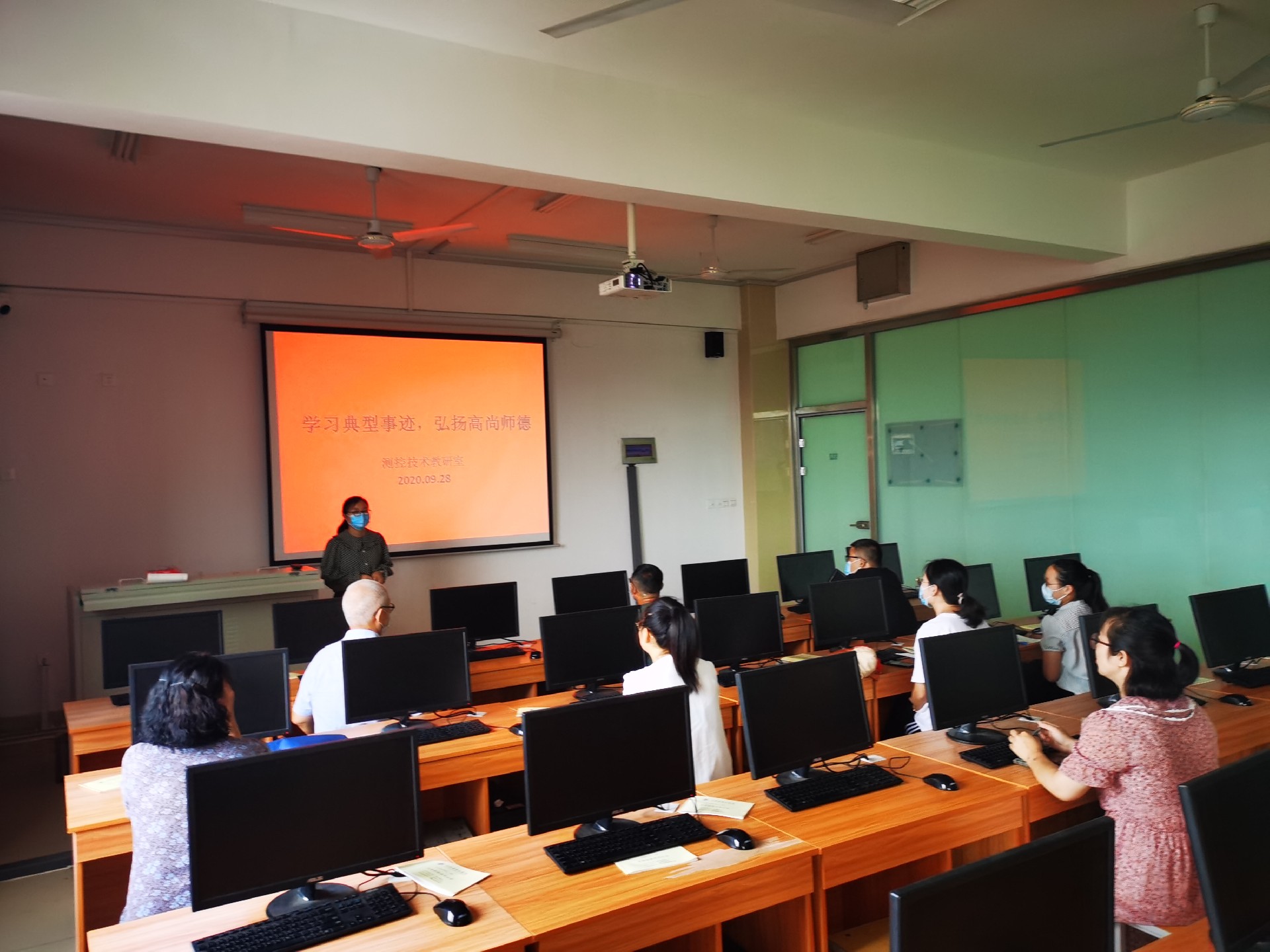 1604052543565649.jpg 学习典型事迹1.jpg